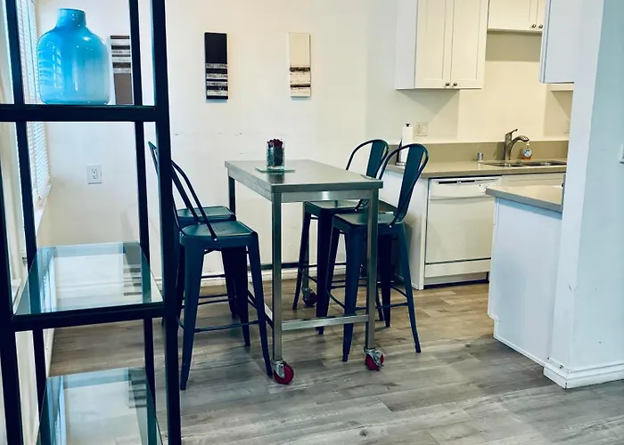 Modern, 1 Bed Condo, Downtown Century City