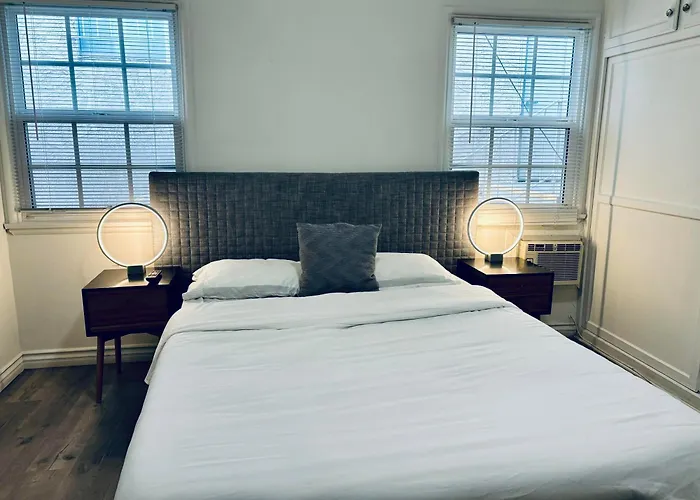 Modern, 1 Bed Condo, Downtown Century City
